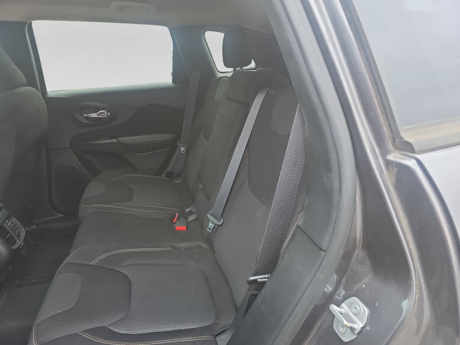 2016 Jeep Cherokee Altitude