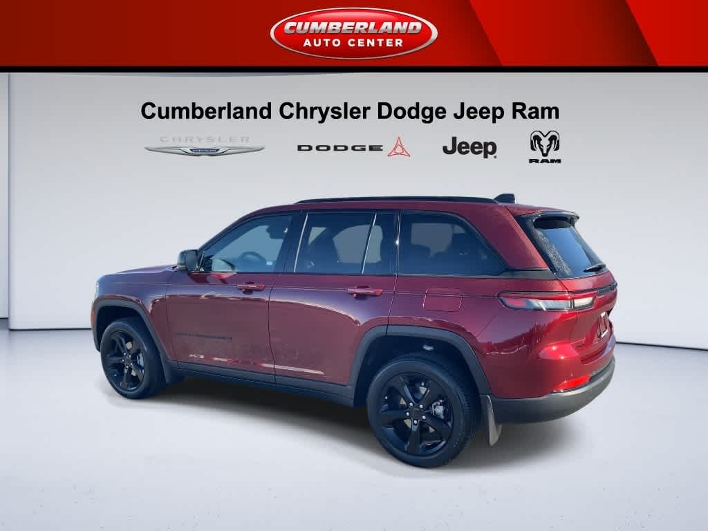 2025 Jeep Grand Cherokee Laredo