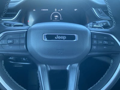 2025 Jeep Grand Cherokee Laredo