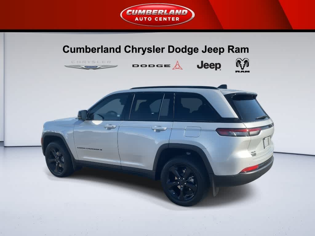 2025 Jeep Grand Cherokee Laredo