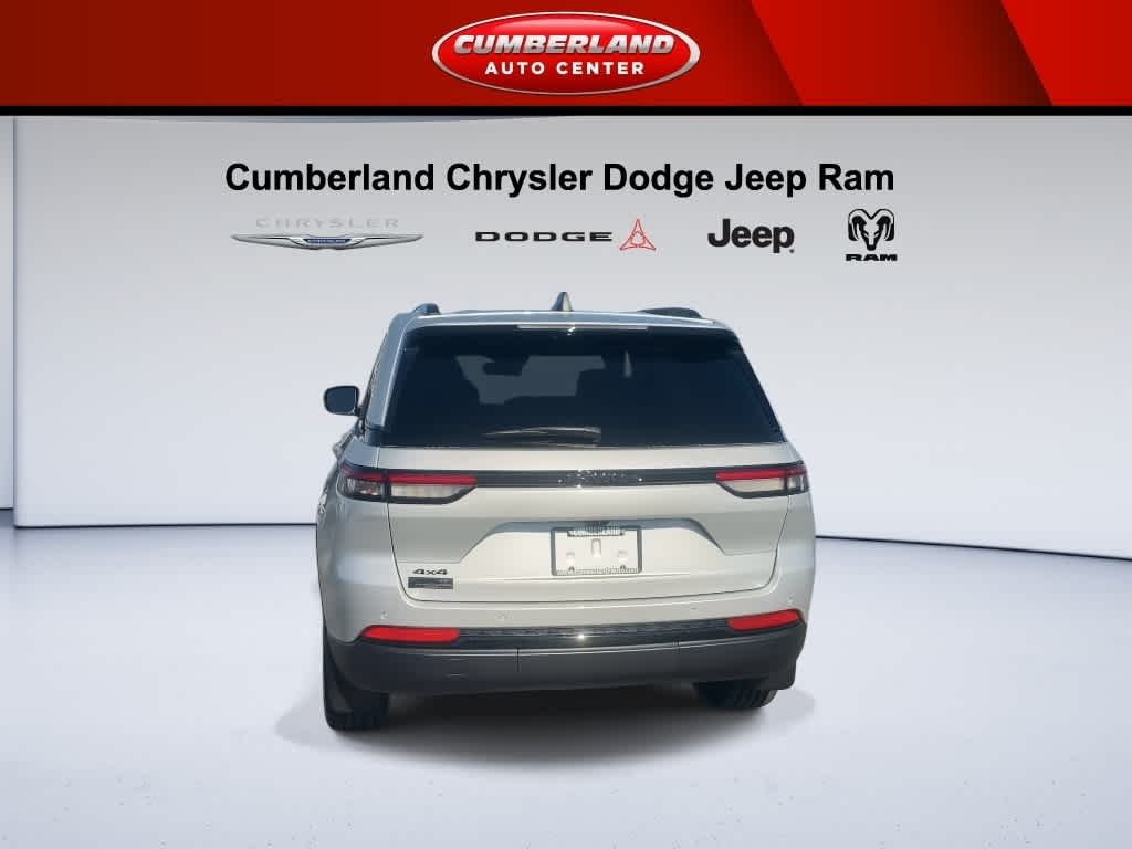 2025 Jeep Grand Cherokee Laredo