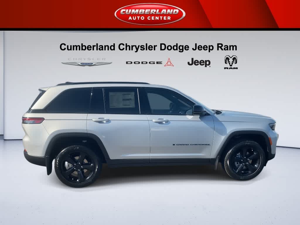 2025 Jeep Grand Cherokee Laredo