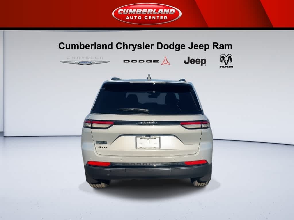 2025 Jeep Grand Cherokee Laredo