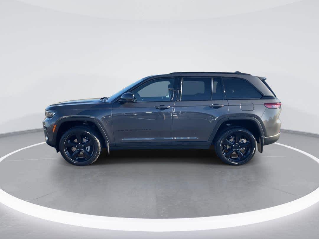 2025 Jeep Grand Cherokee Laredo