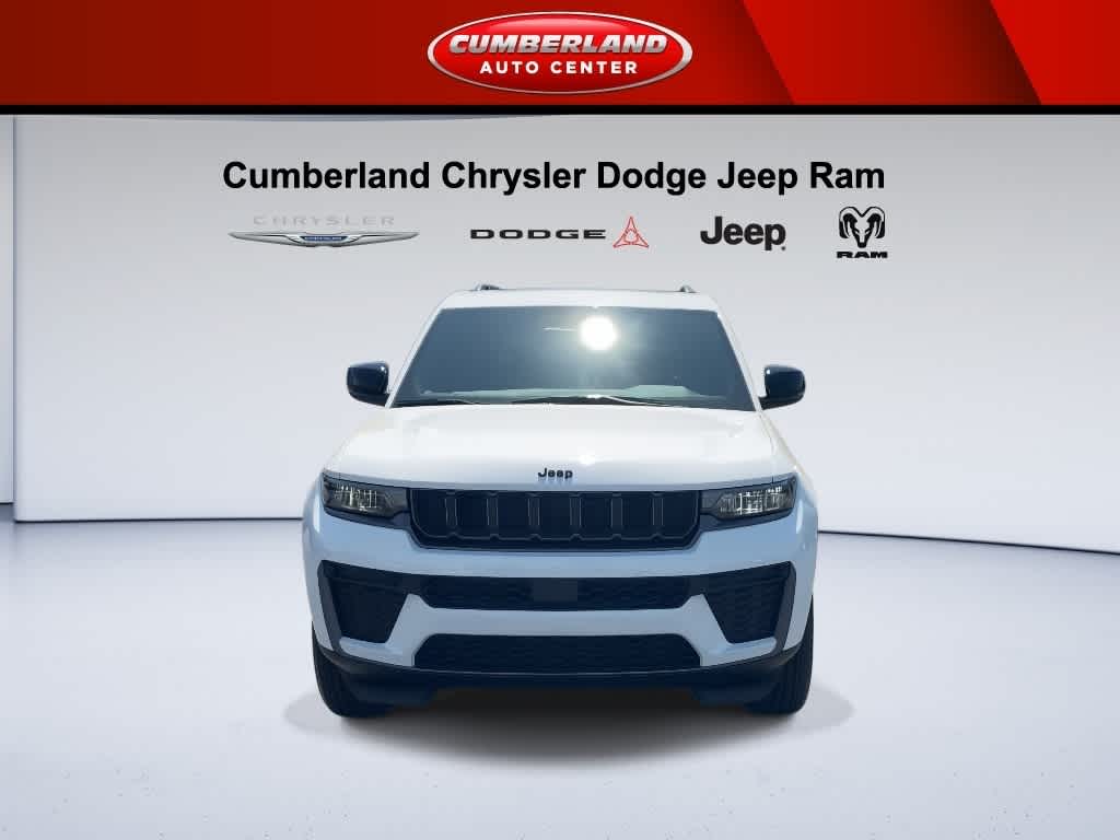 2026 Jeep Grand Cherokee Laredo Altitude