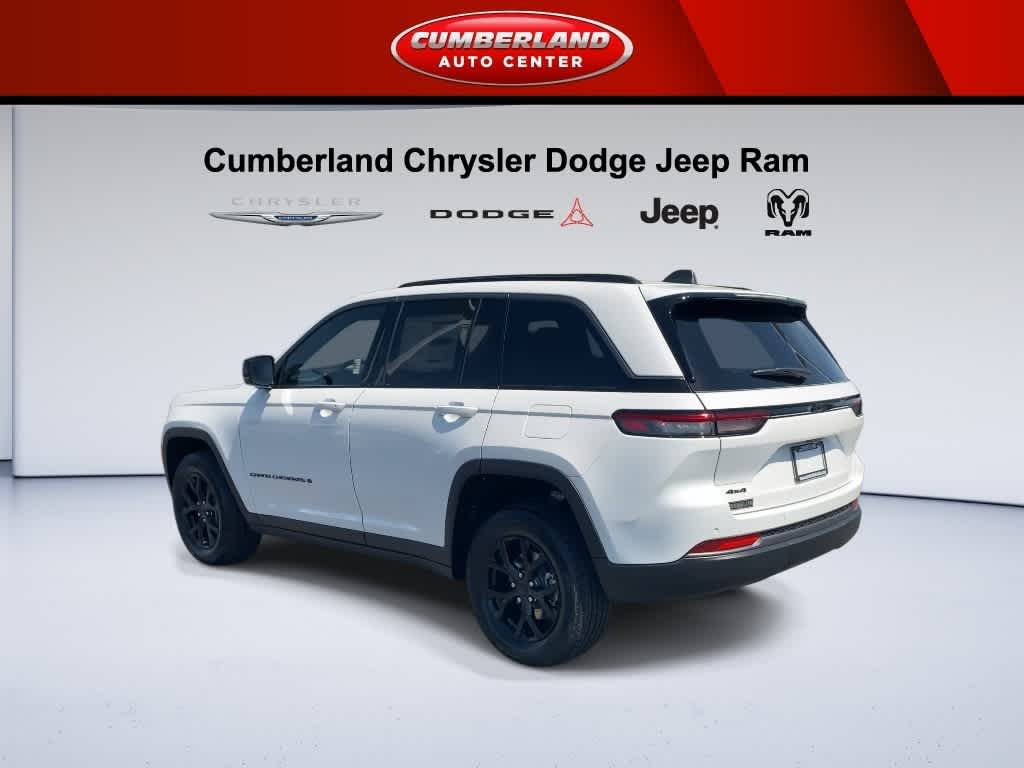 2026 Jeep Grand Cherokee Laredo Altitude