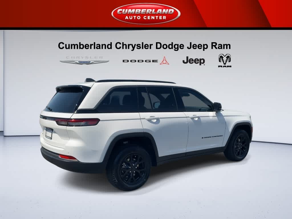 2026 Jeep Grand Cherokee Laredo Altitude