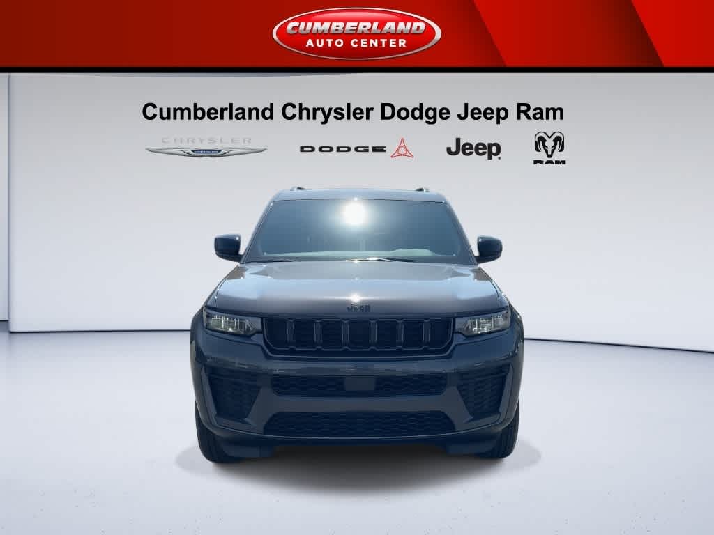 2026 Jeep Grand Cherokee Laredo Altitude