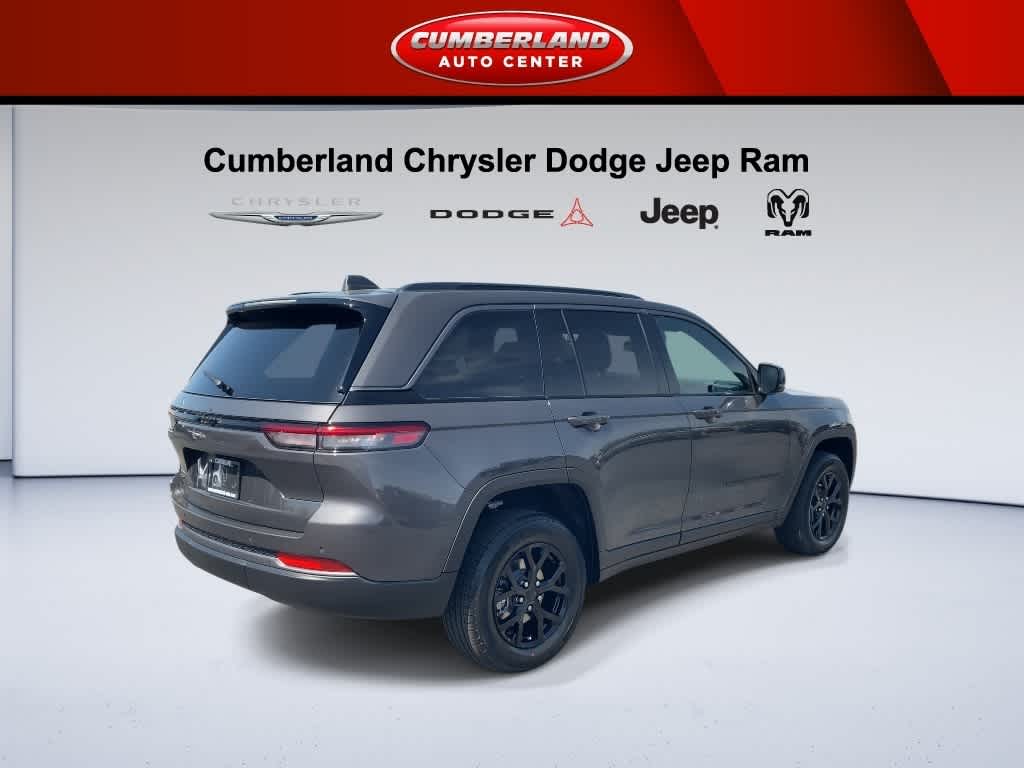 2026 Jeep Grand Cherokee Laredo Altitude