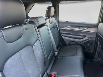 2026 Jeep Grand Cherokee Laredo Altitude