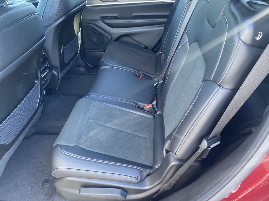 2026 Jeep Grand Cherokee L Laredo Altitude