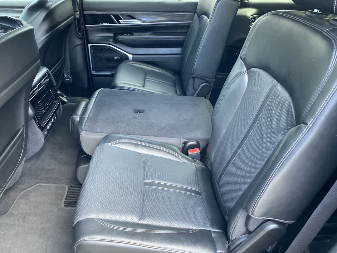 2023 Jeep Wagoneer L Series III