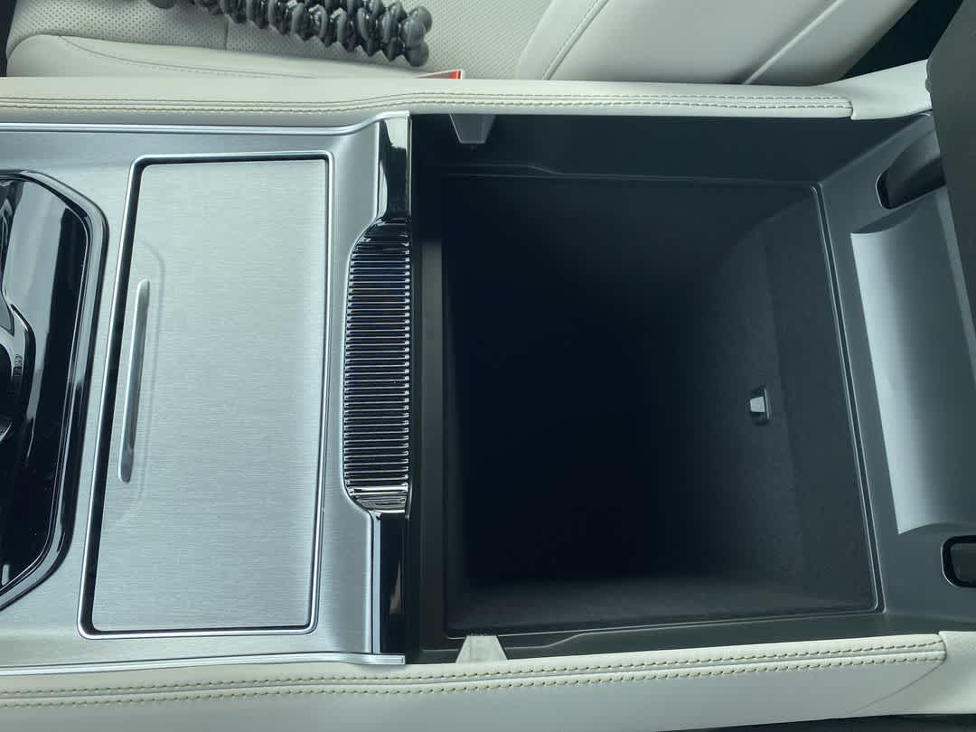 2026 Jeep Grand Wagoneer Base