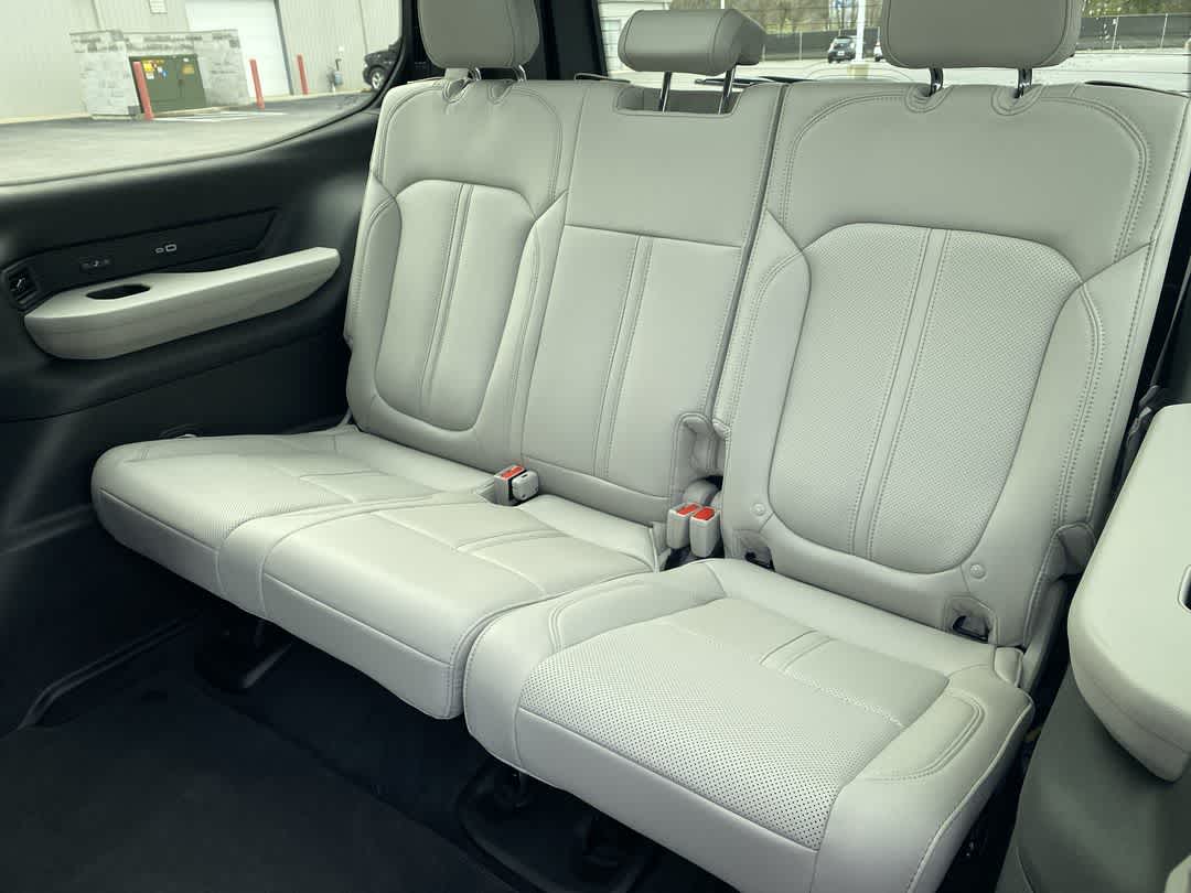 2026 Jeep Grand Wagoneer Base