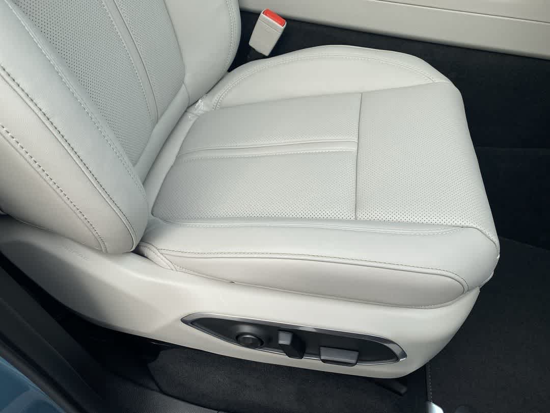 2026 Jeep Grand Wagoneer Base