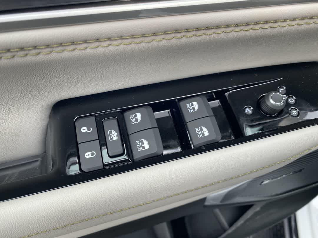 2026 Jeep Grand Wagoneer Base