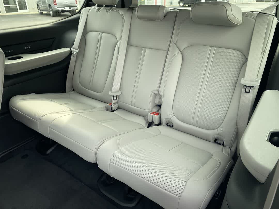 2026 Jeep Grand Wagoneer Base