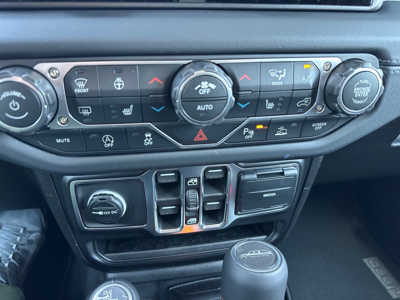 2026 Jeep Gladiator Sahara