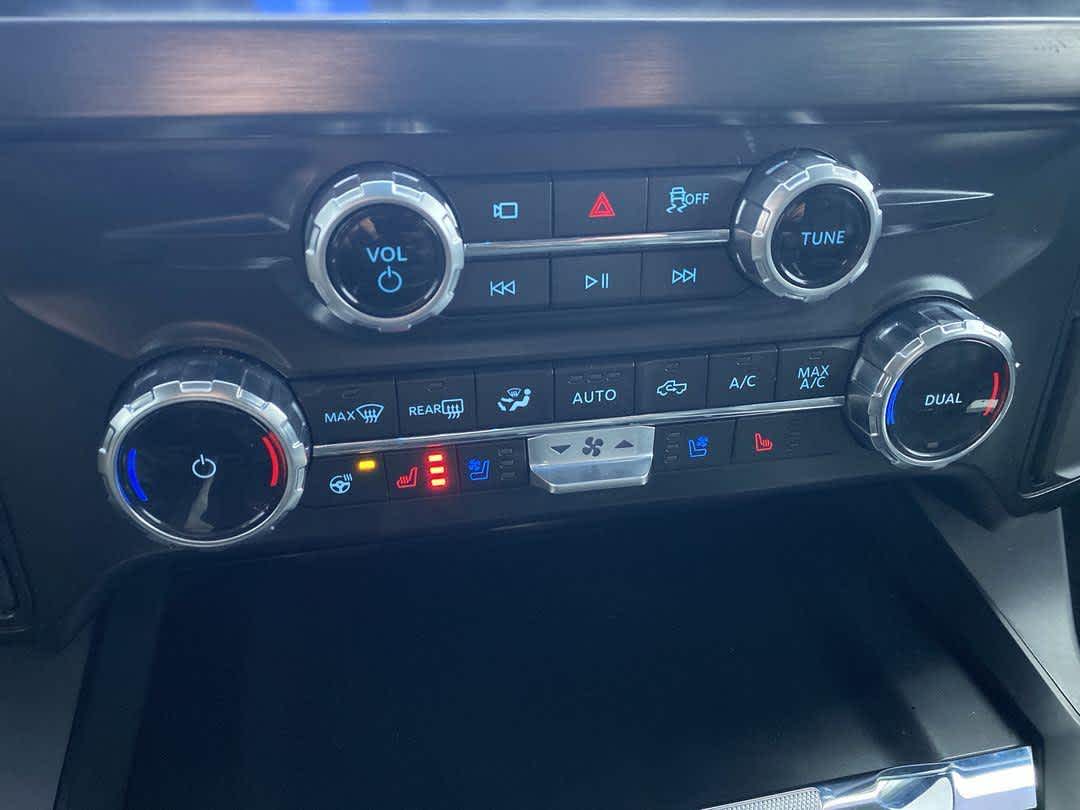 2025 Ford Super Duty F-350 DRW LARIAT