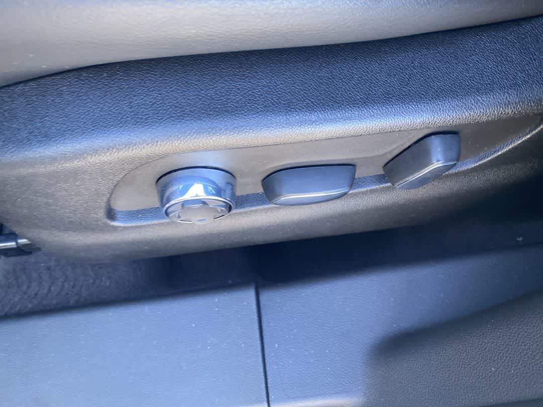 2024 Cadillac XT4 AWD Premium Luxury