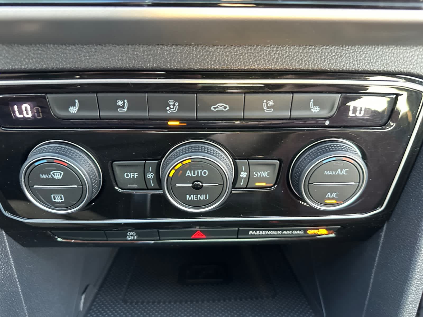 2022 Volkswagen Atlas Cross Sport 3.6L V6 SEL Premium R-Line