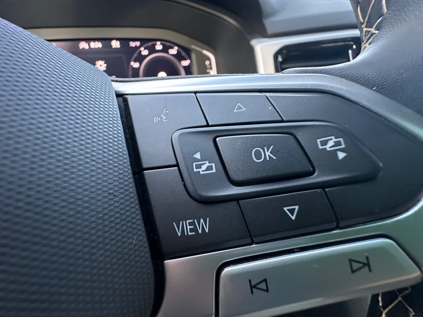 2023 Volkswagen Atlas Cross Sport 2.0T SE w/Technology