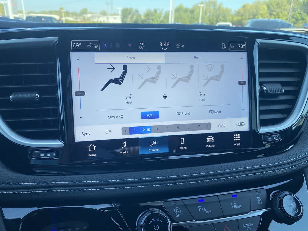 2026 Chrysler Pacifica Select