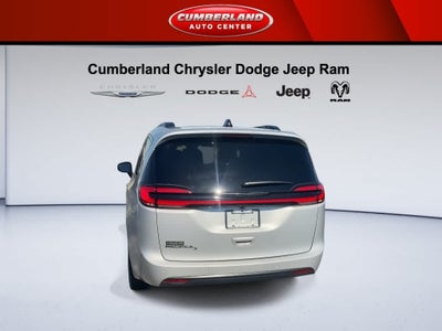 2026 Chrysler Pacifica Select