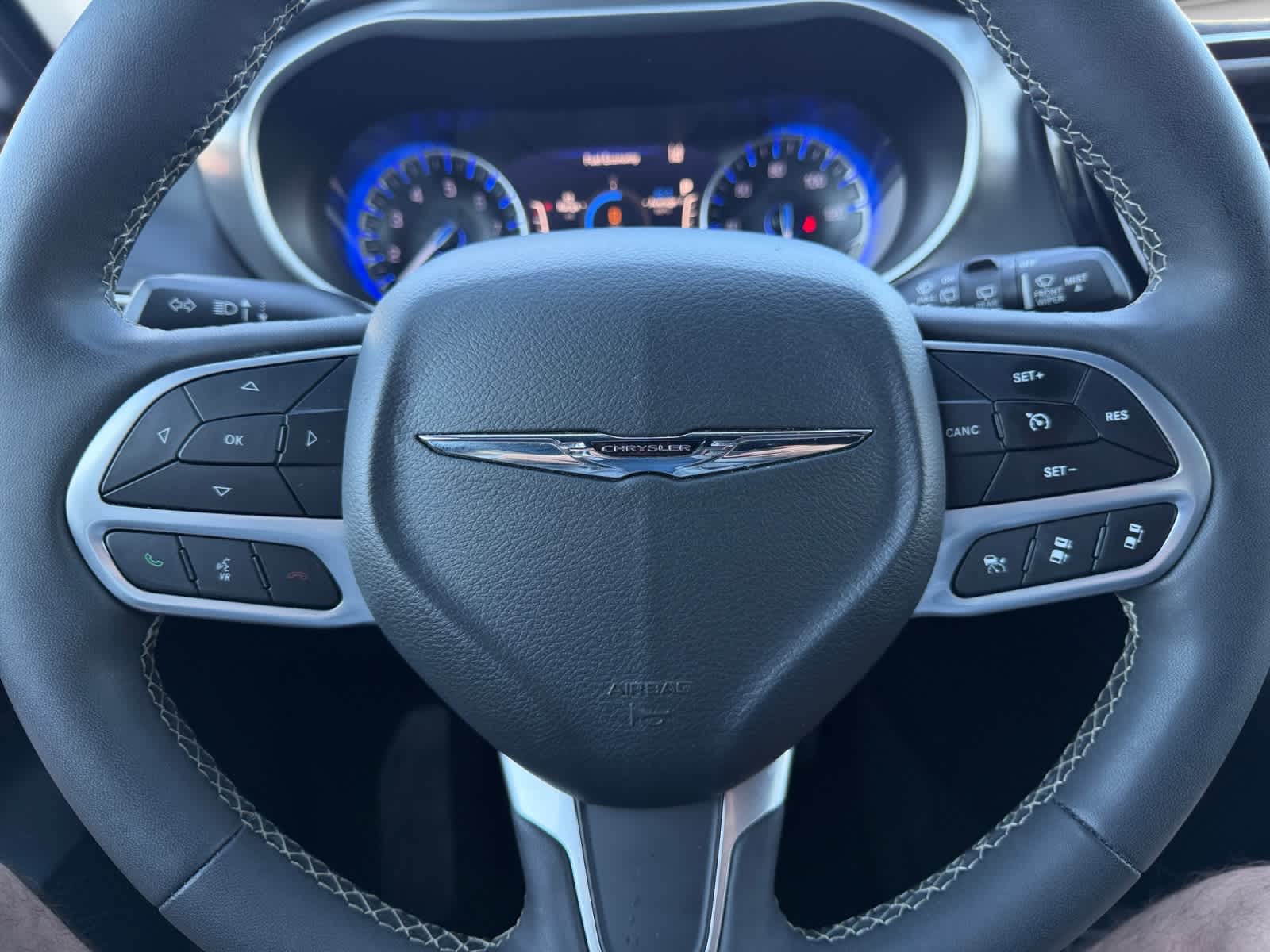 2025 Chrysler Pacifica Select