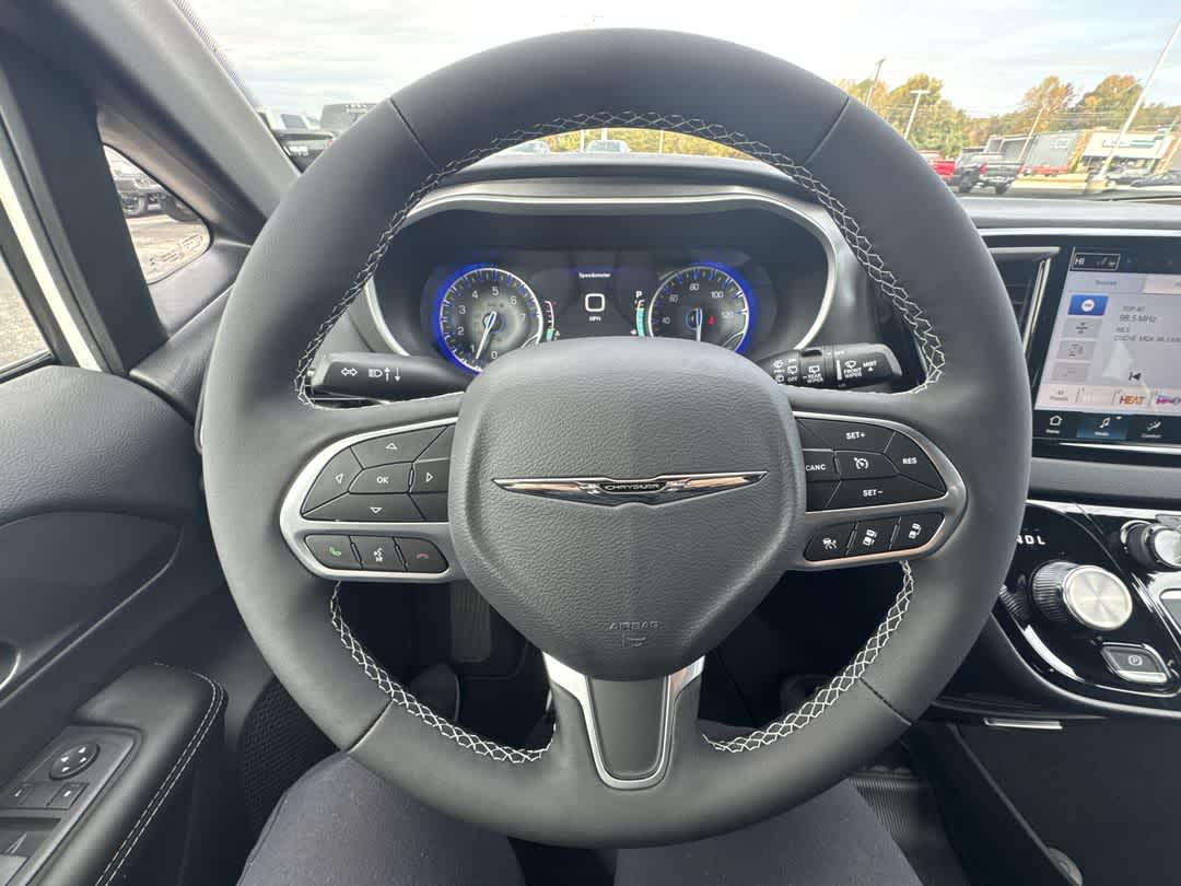 2026 Chrysler Voyager LX