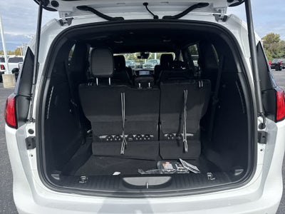 2026 Chrysler Voyager LX