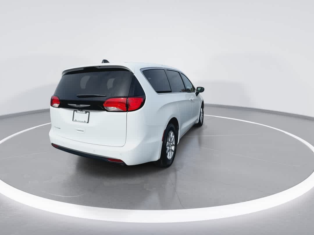 2026 Chrysler Voyager LX