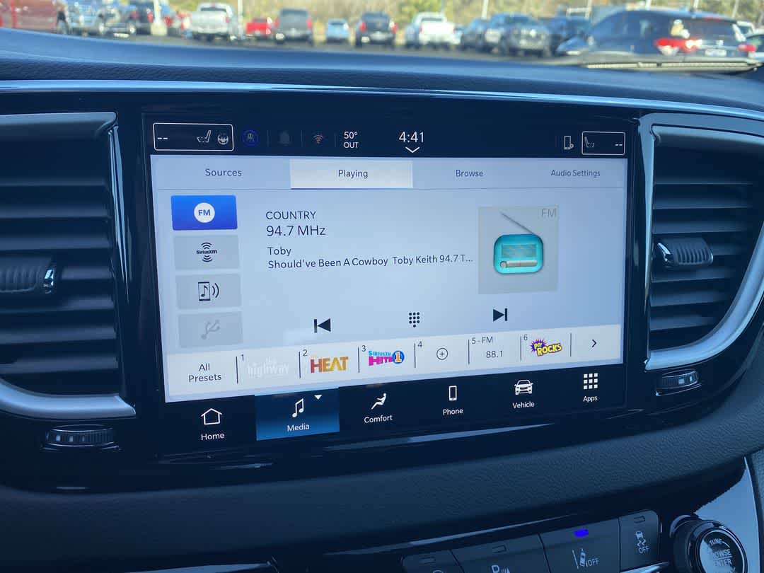 2026 Chrysler Voyager LX