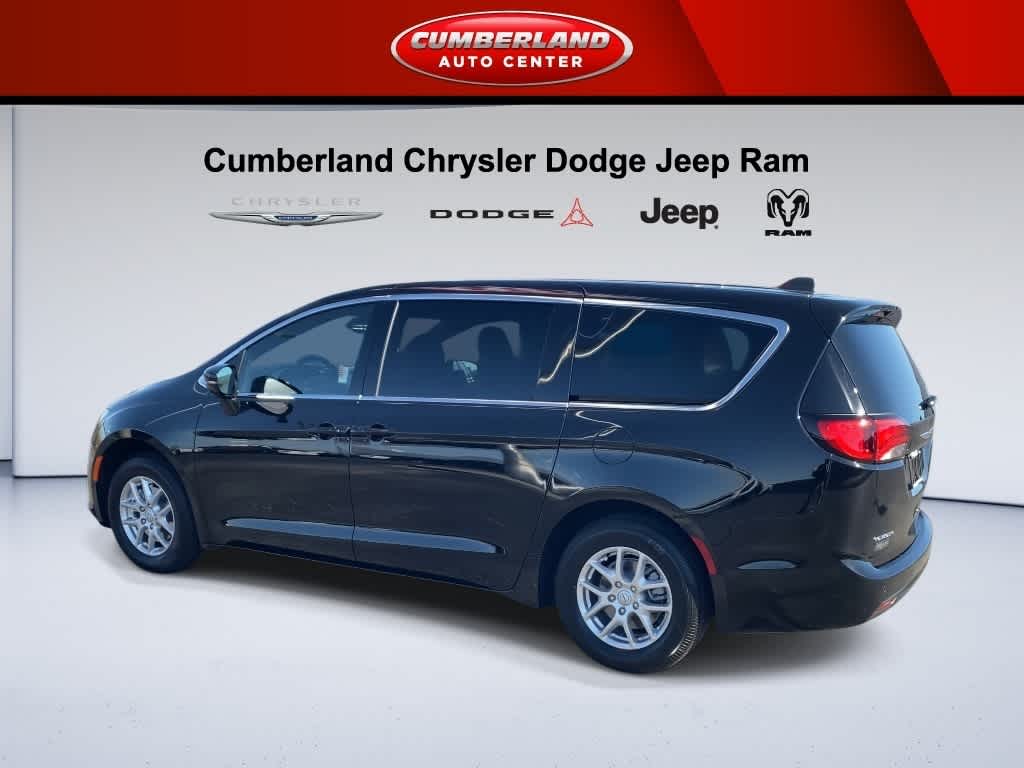 2026 Chrysler Voyager LX