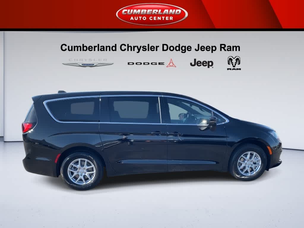 2026 Chrysler Voyager LX