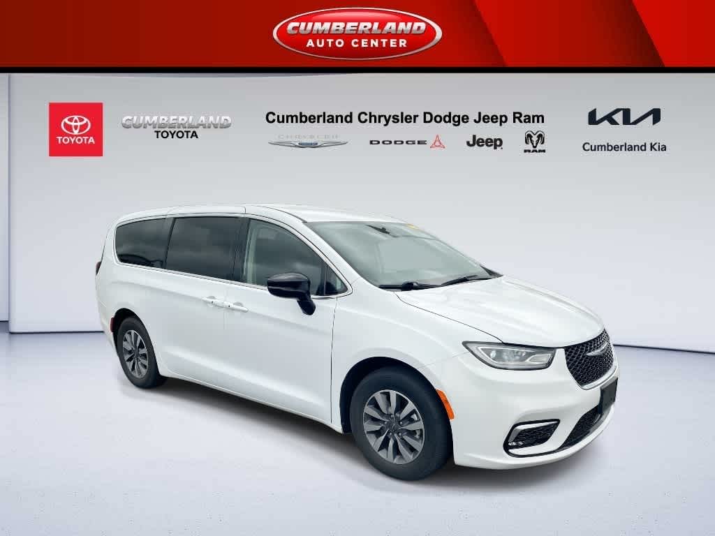 2024 Chrysler Pacifica Hybrid Select