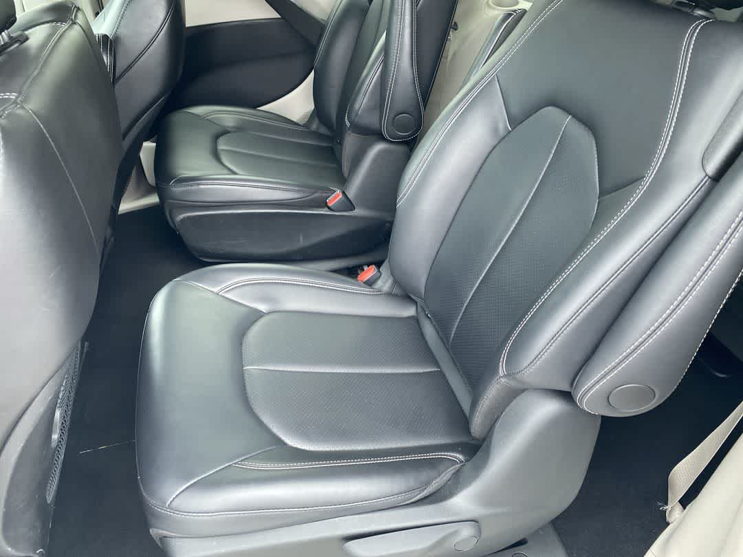 2024 Chrysler Pacifica Hybrid Select