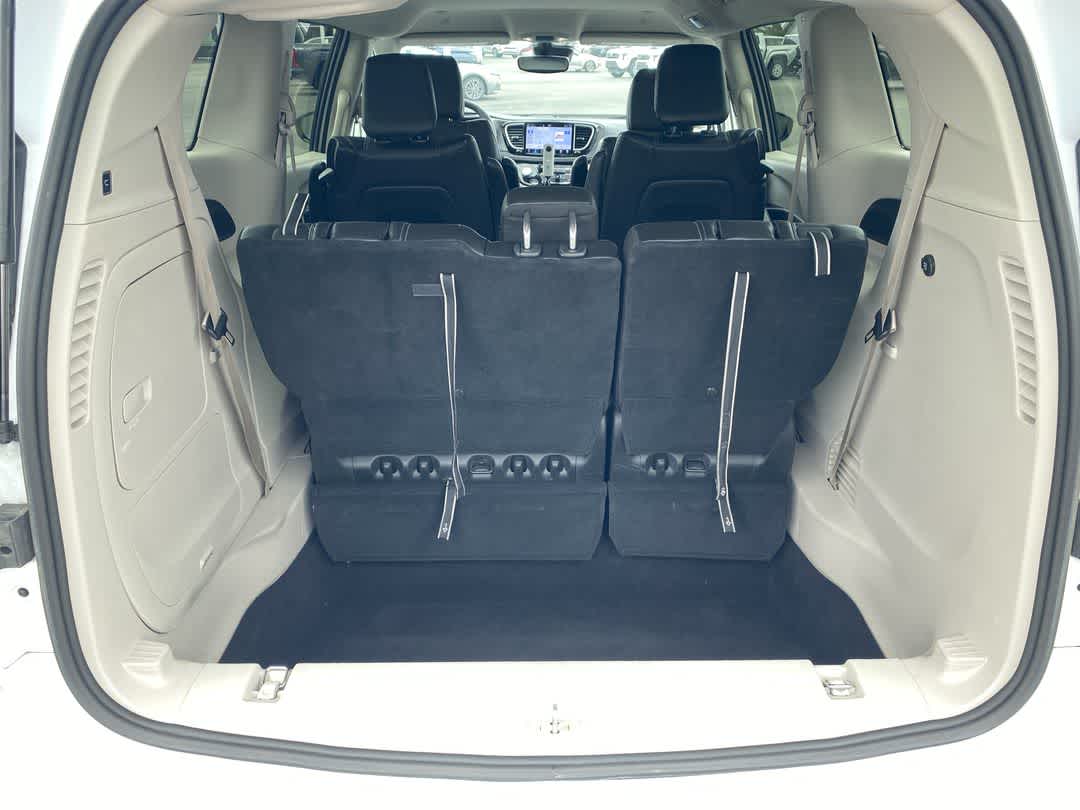 2024 Chrysler Pacifica Hybrid Select