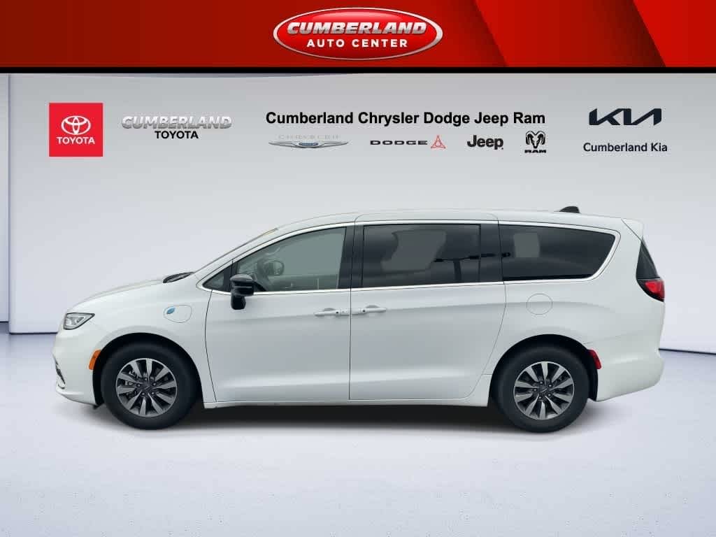 2024 Chrysler Pacifica Hybrid Select