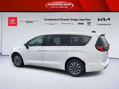 2024 Chrysler Pacifica Hybrid Select