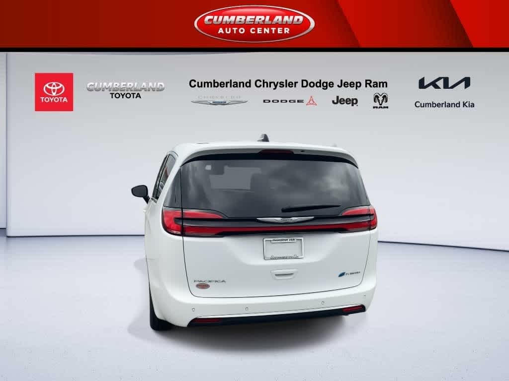 2024 Chrysler Pacifica Hybrid Select