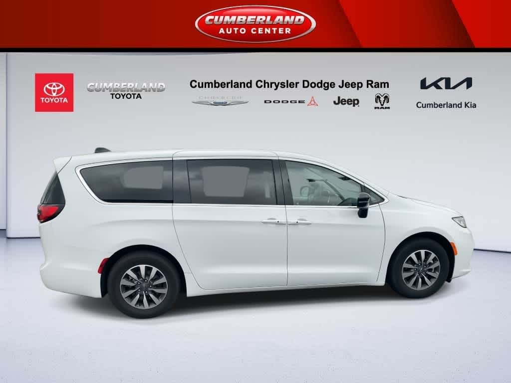 2024 Chrysler Pacifica Hybrid Select