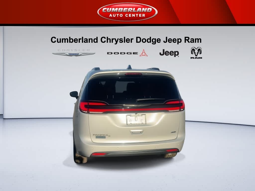 2026 Chrysler Pacifica Select