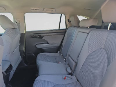 2022 Toyota Highlander LE