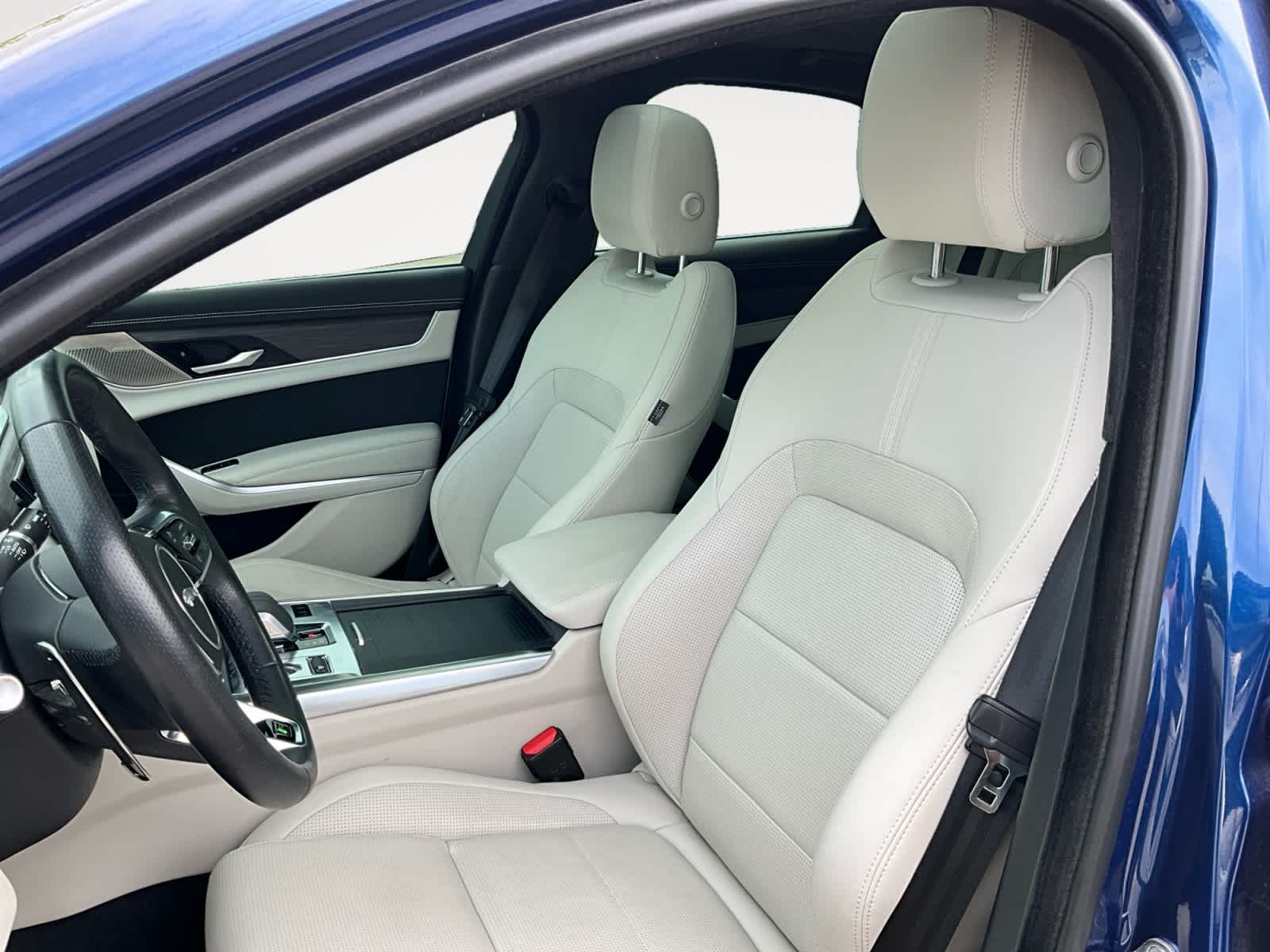 2023 Jaguar XF R-Dynamic SE