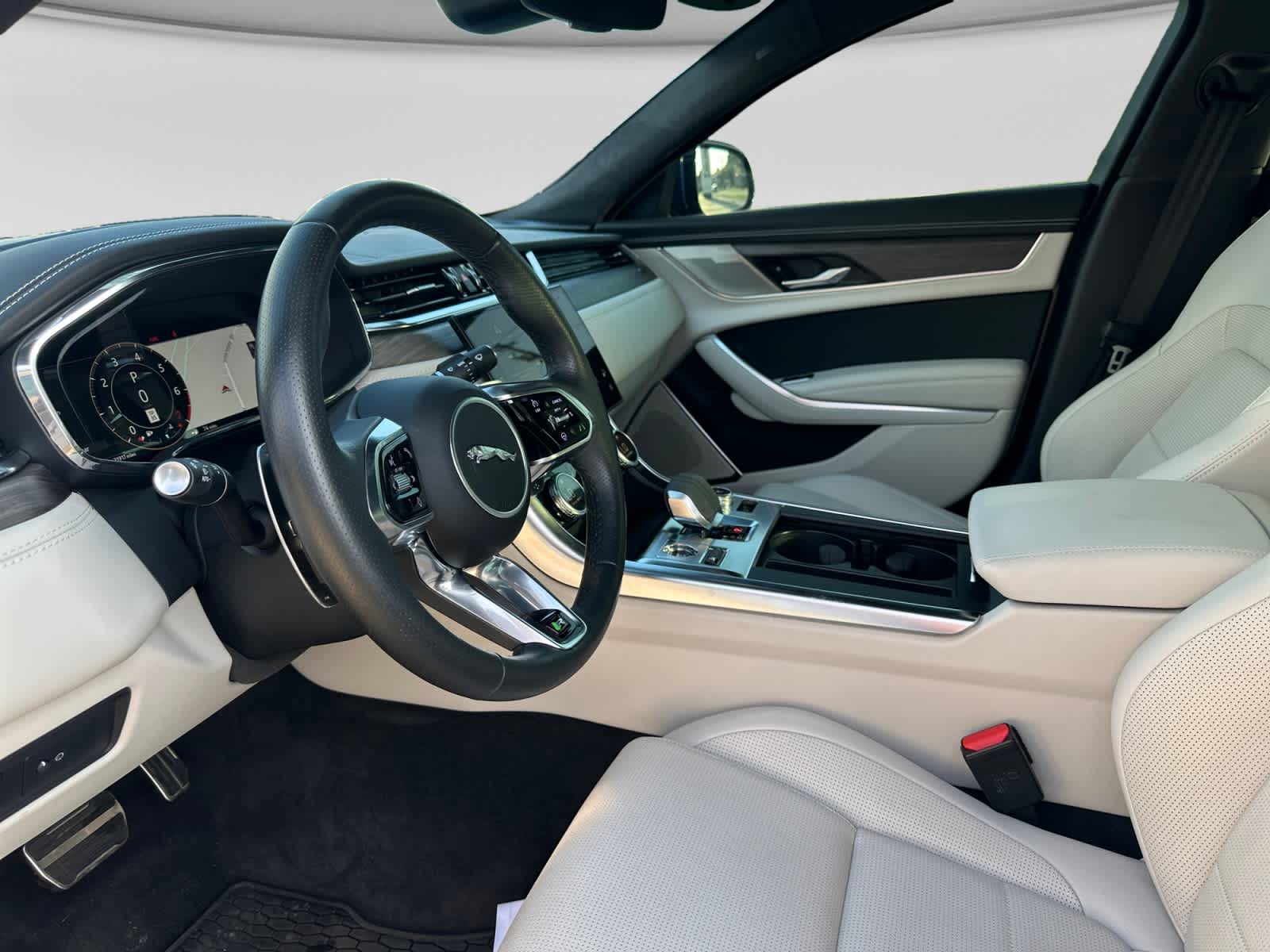 2023 Jaguar XF R-Dynamic SE