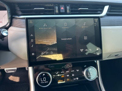 2023 Jaguar XF R-Dynamic SE