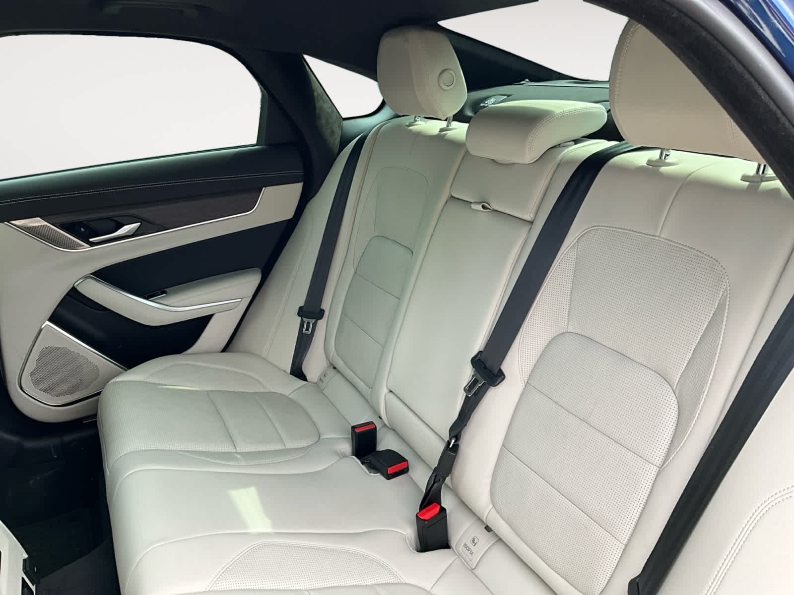 2023 Jaguar XF R-Dynamic SE