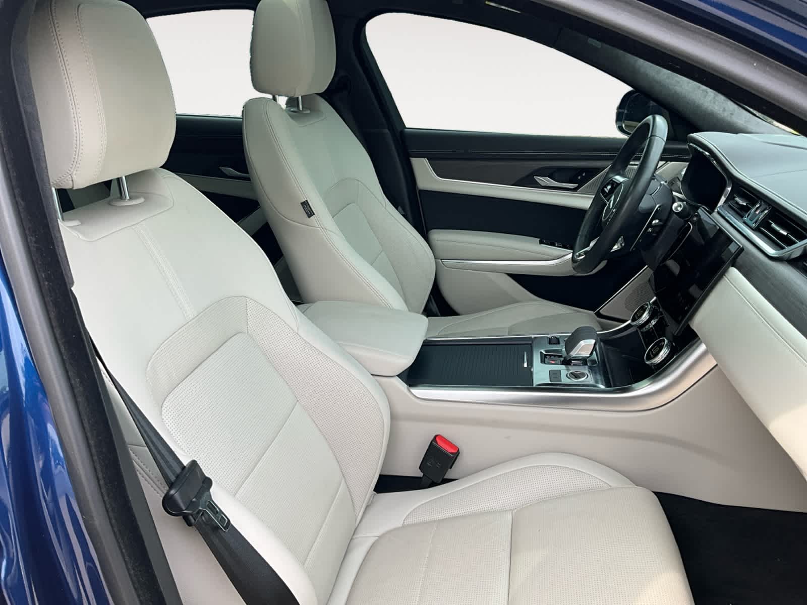 2023 Jaguar XF R-Dynamic SE