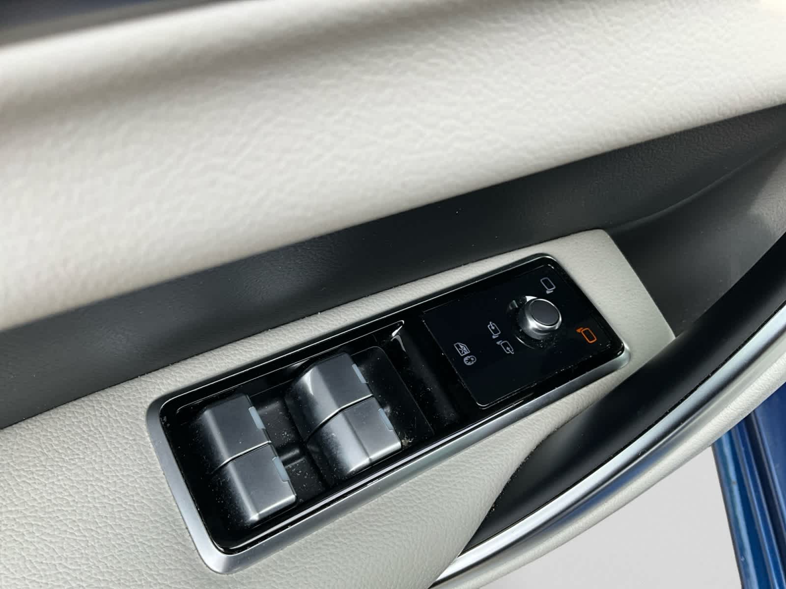 2023 Jaguar XF R-Dynamic SE
